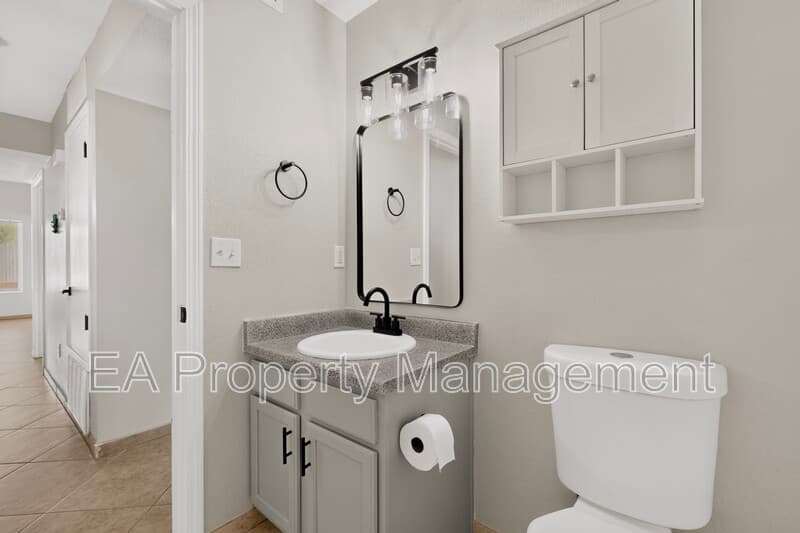 Albuquerque House: 5748 Pinon Flats Rd NW