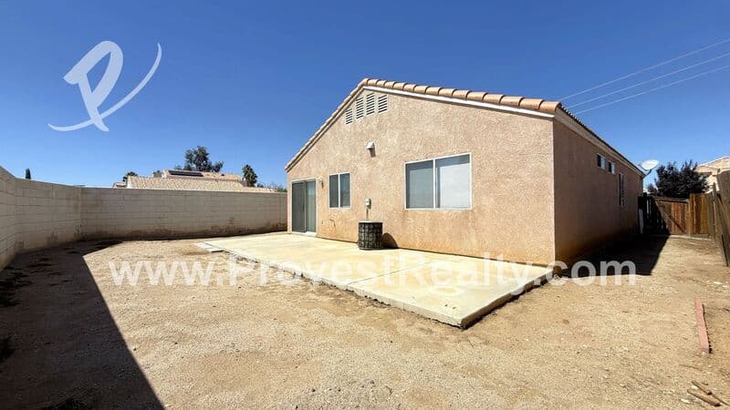 Victorville House: 13591 Monterey Way
