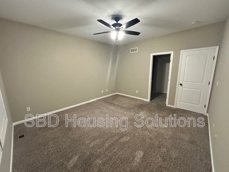 Blue Springs House: 8901 SW 8th St