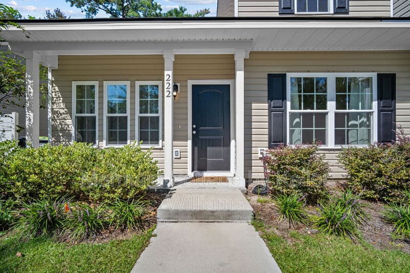 Beaufort Townhome: 222 Admiration Avenue