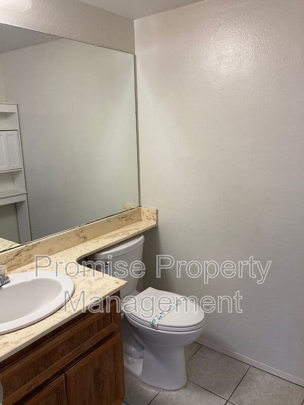 Oceanside House: 274 Riverview Way