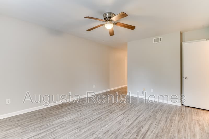 North Augusta Townhome: 157 Chalet North Court