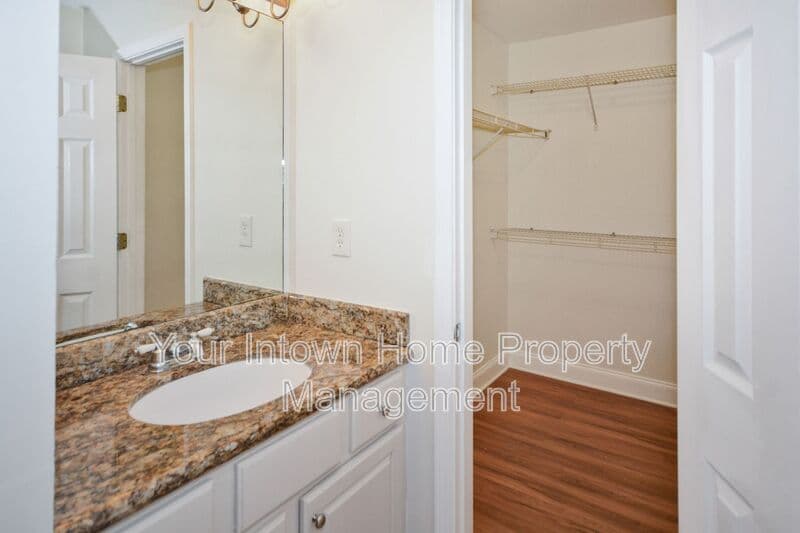 Atlanta House: 69 Haygood Ave SE