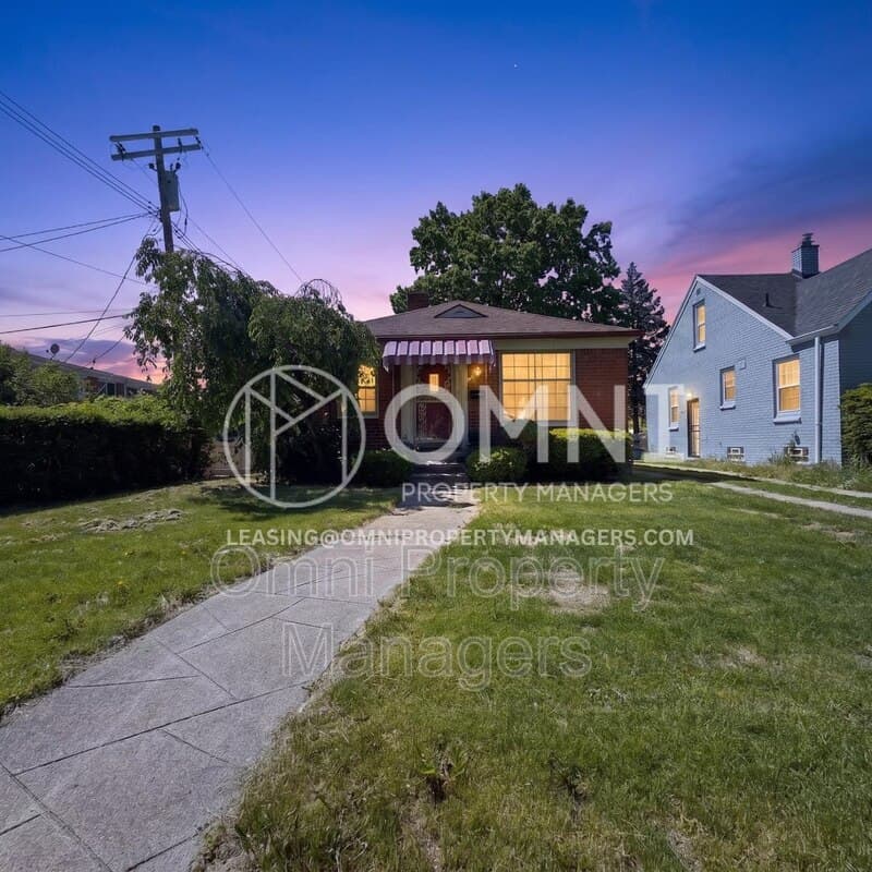 Detroit House: 11529 Roxbury St