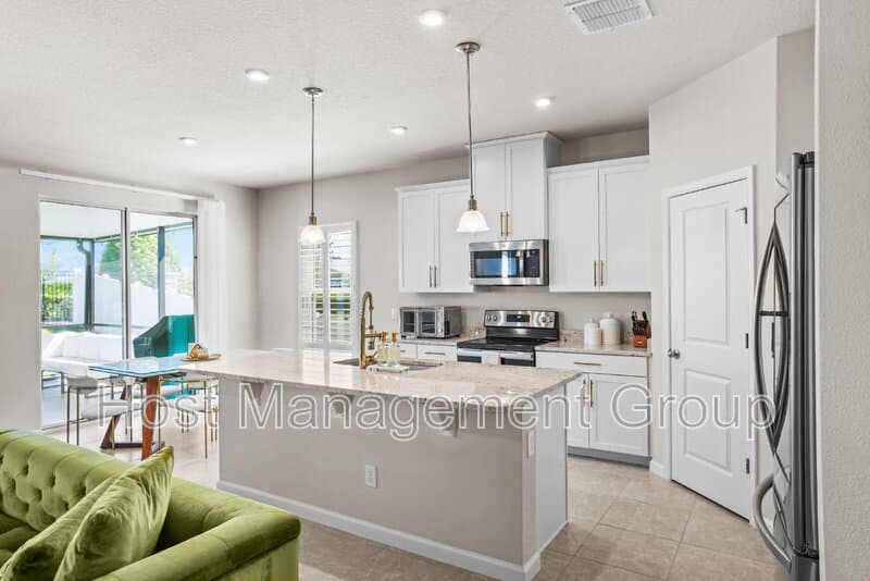 Minneola House: 3234 Hill Point St
