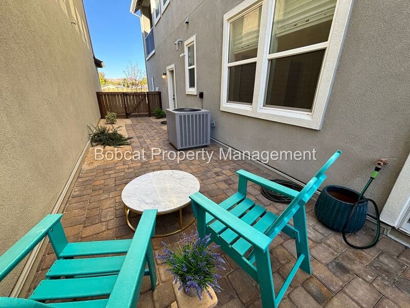 Carson City House: 1128 Grove St