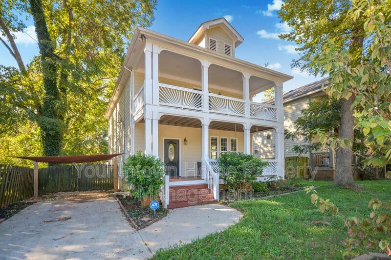 Atlanta House: 69 Haygood Ave SE
