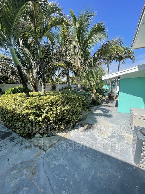 Cocoa Beach Condo: 1365 South Atlantic Avenue