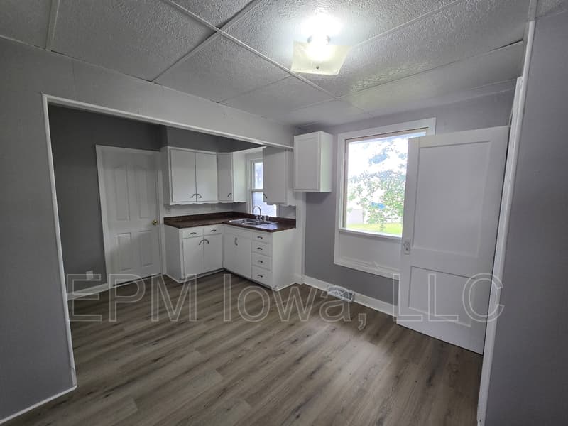 Waterloo House: 512 Maynard Avenue