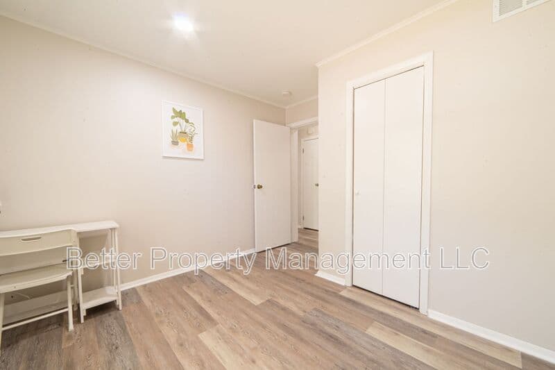 Vineland House: 239 Luciano Ave