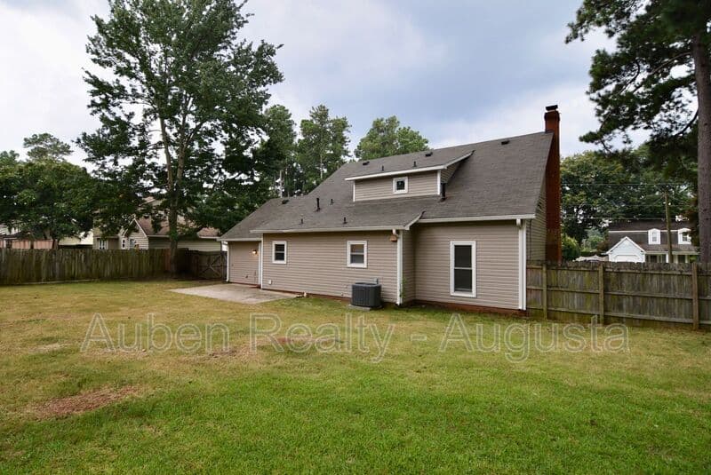 Evans House: 490 Pheasant Run Drive
