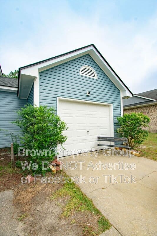 Spring Lake House: 111 Kristin Ave