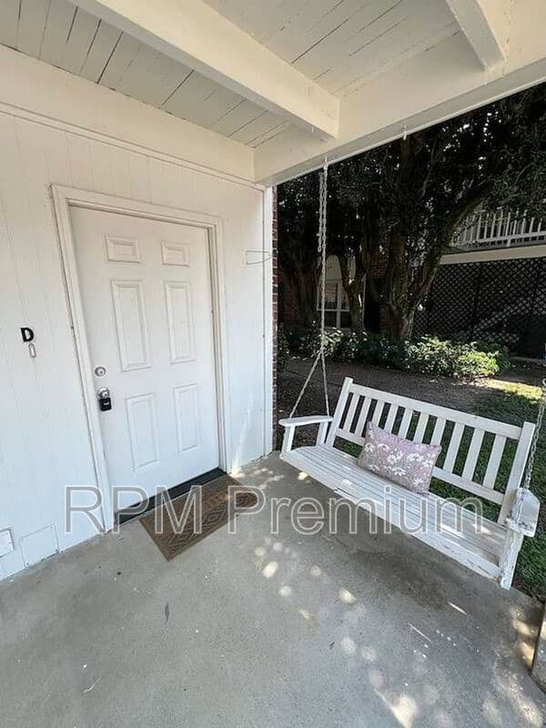 Baton Rouge Condo: 10438 Jefferson Hwy Unit D