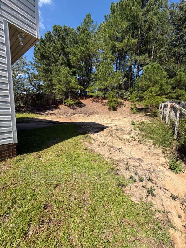Fayetteville House: 519 Abbottswood Dr