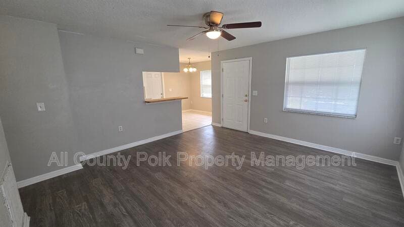 Lakeland House: 220 S Eastside Dr.