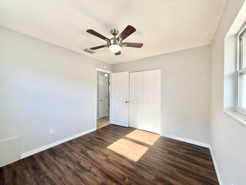 St. Petersburg House: 6943 Buhrley Terrace North