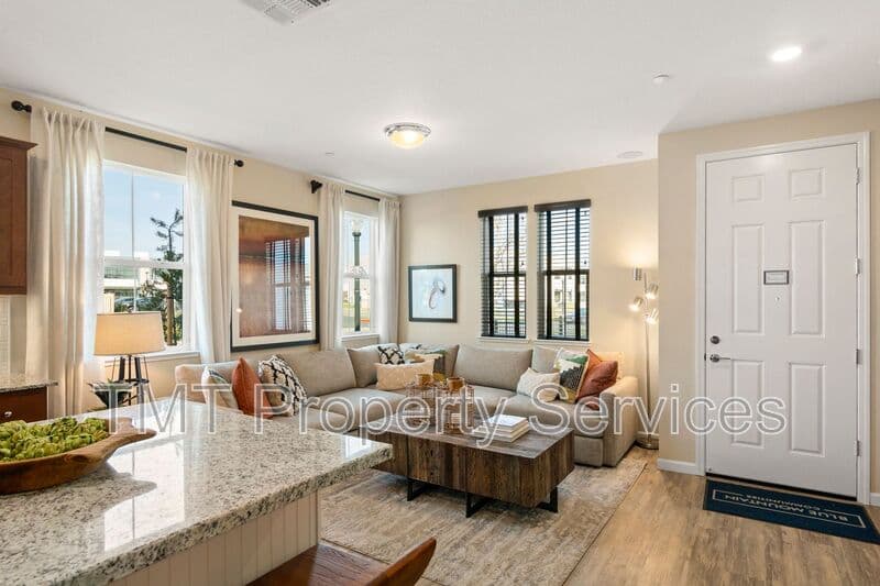 Sacramento Townhome: 23 Advantage Court