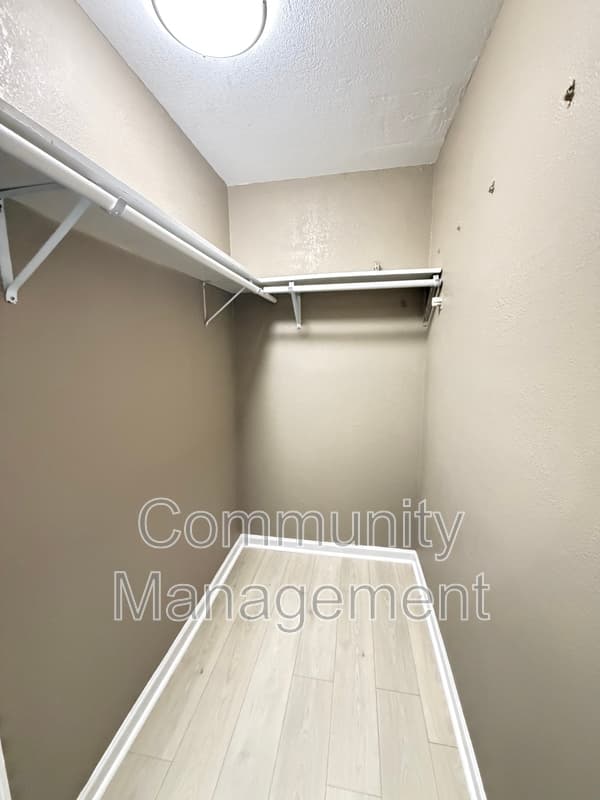 Baton Rouge Condo: 2150 N Sherwood Forest Dr