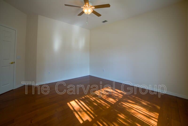 Poinciana House: 1196 Glendora Road North