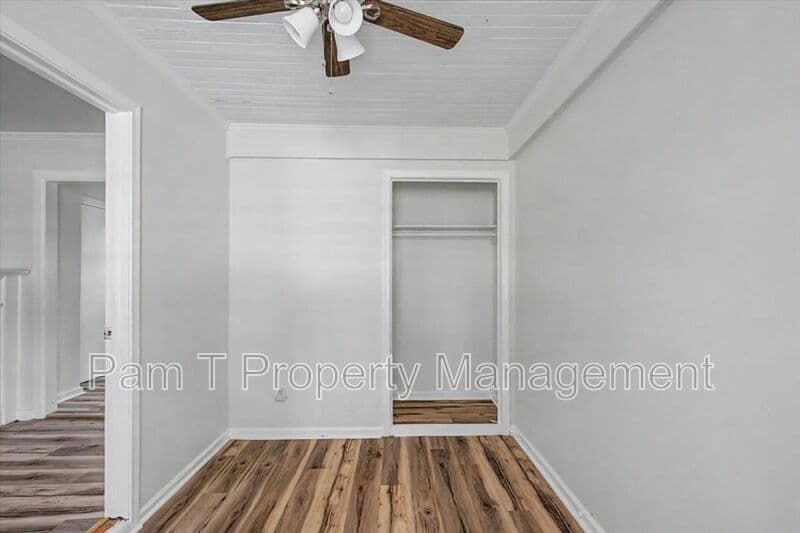Savannah House: 1936 New Mexico St
