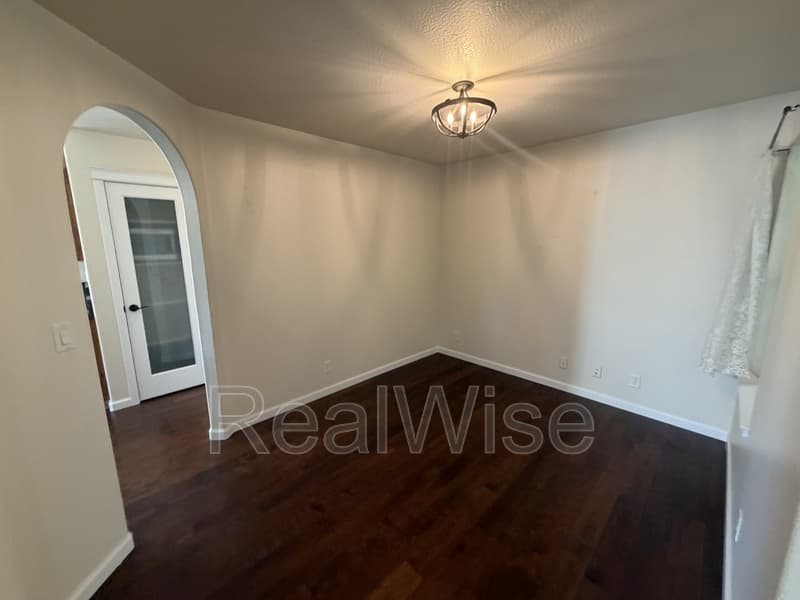 Grants Pass House: 1575 SW Yucca Dr