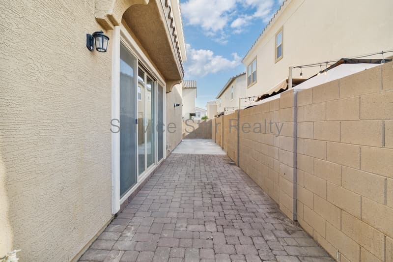 Phoenix House: 17214 N 9th Pl
