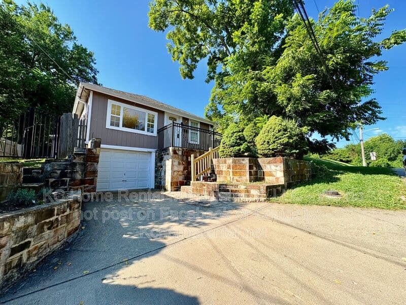 Kansas City House: 2817 West 41st Avenue