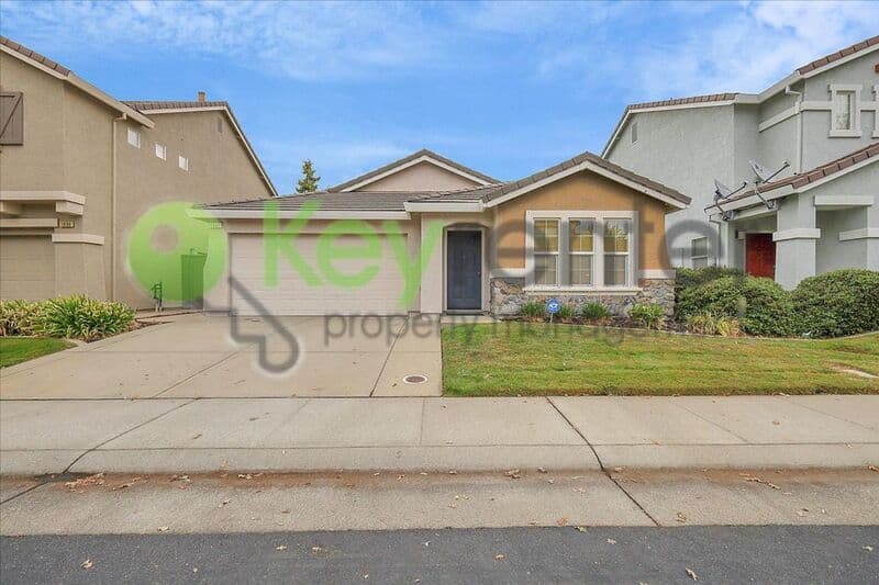 Roseville House: 1682 Loon Lake Street