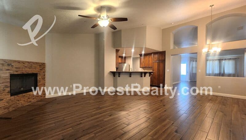 Hesperia House: 17907 Birch St