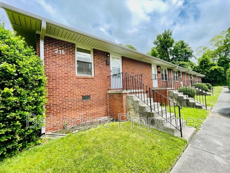 Greensboro House: 215 McIver St