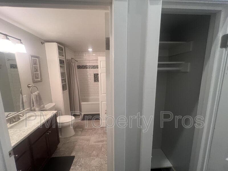 Milwaukee Condo: 715 North Milwaukee Street