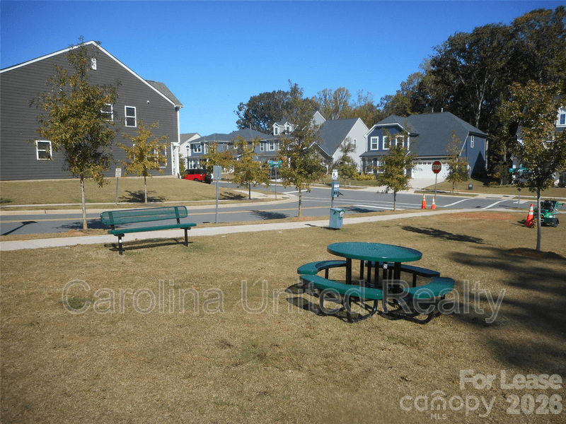Belmont House: 1566 Cedar Tree Dr