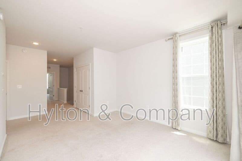 Richmond Townhome: 5920 Whitehurst Ln