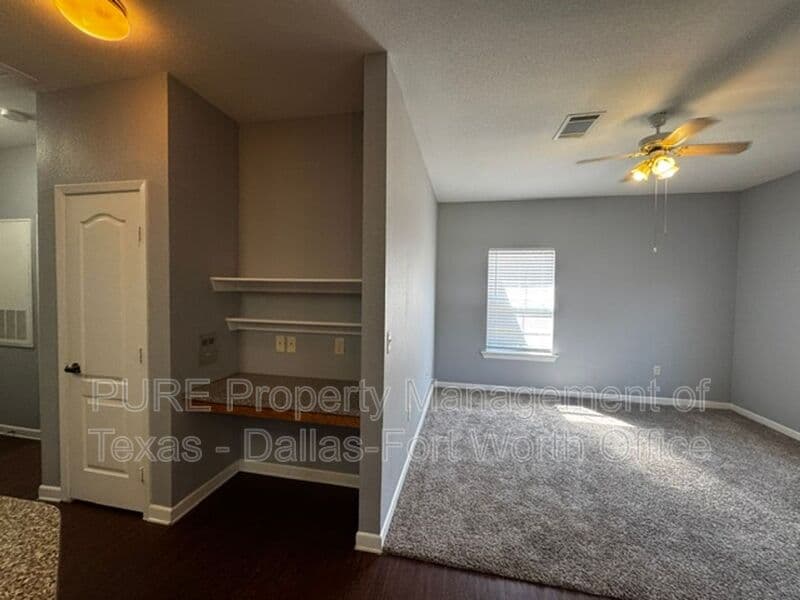 Grapevine Apartment: 400 Glade Road