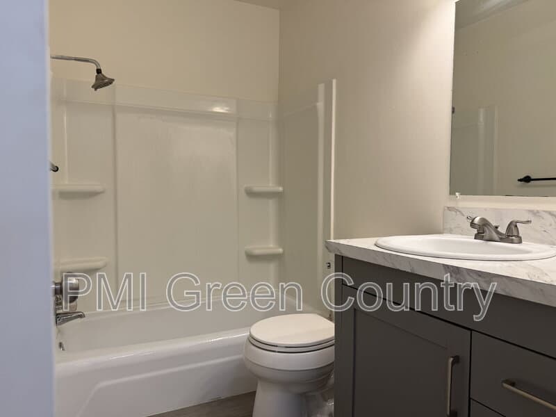Tulsa Townhome: 4704 S Darlington Ave