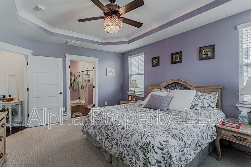 Greenville House: 14 Burl Ct