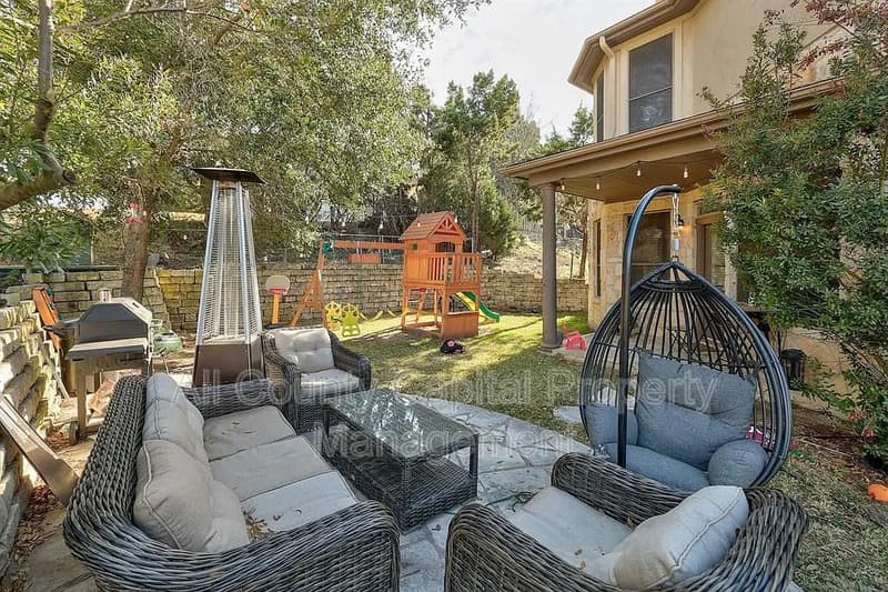 Lakeway House: 101 Cheerful Court
