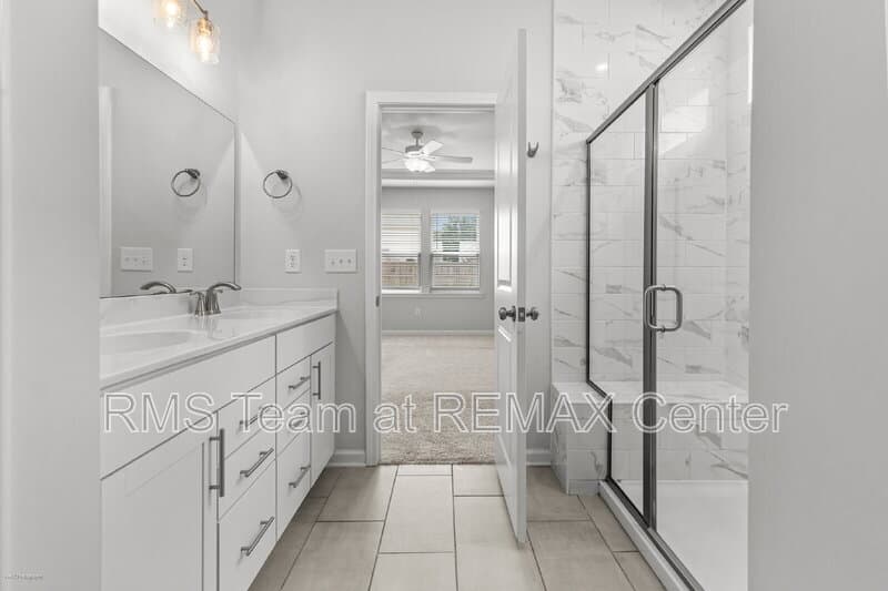 Auburn House: 1333 Maston Rd