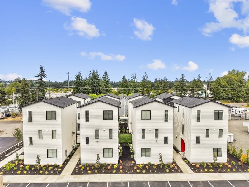 Lakewood Condo: Birds Mill 7535 Grange Street West