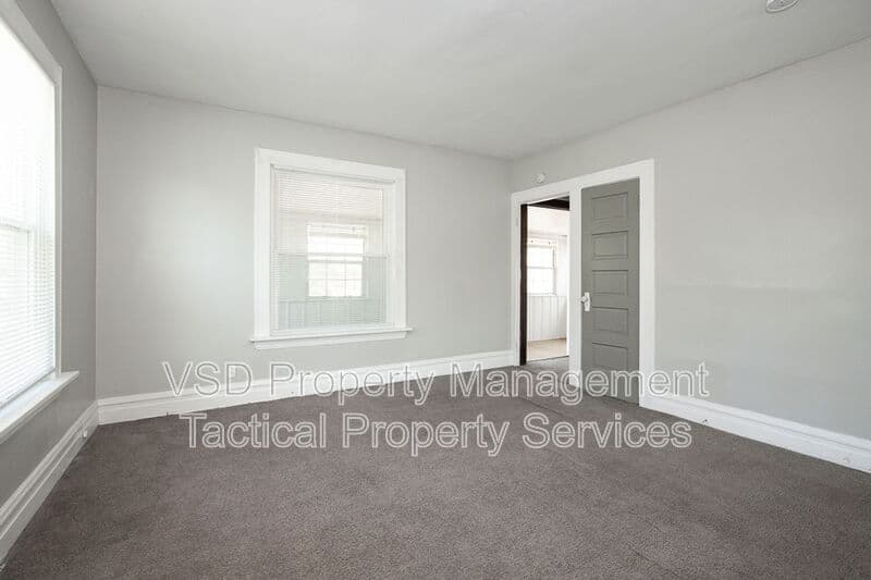 Cleveland Condo: 8204 Vineyard Ave