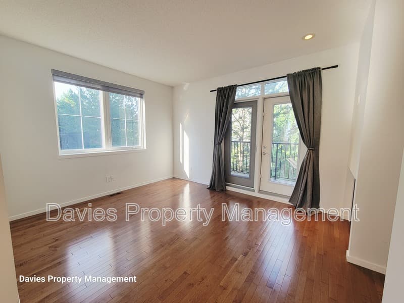 Edmonton Townhome: 603 Watt Boulevard SW