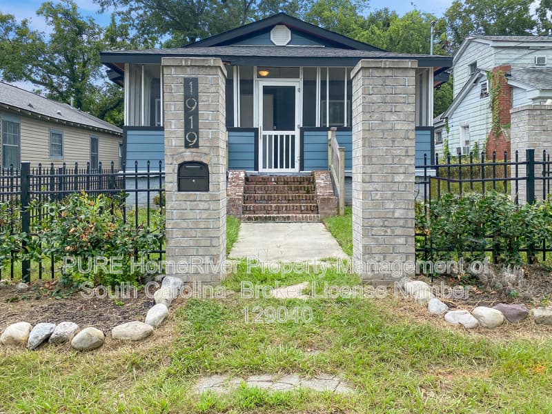 North Charleston House: 1919 Norwood St