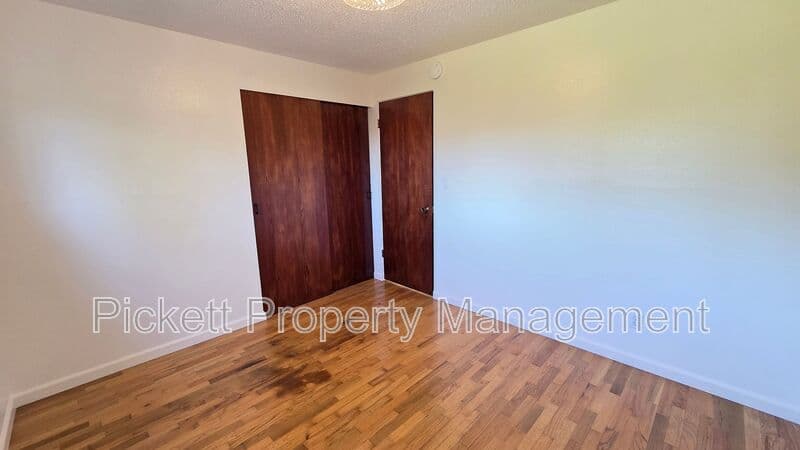 Port Orchard House: 2977 Hoover Ave SE