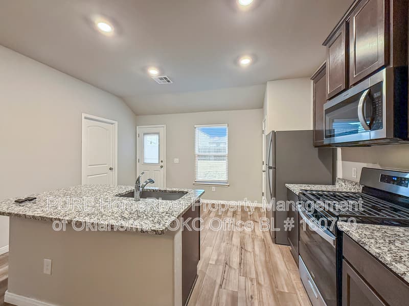 El Reno House: 1609 Vermilion Ln