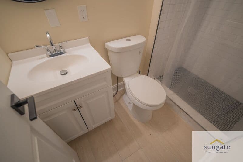 Baltimore Townhome: 3205 Esther Pl
