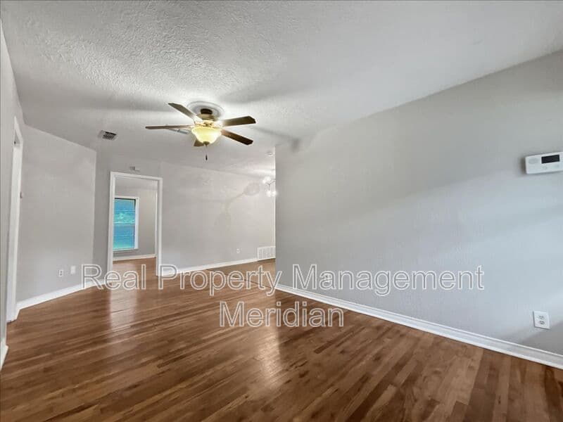 Forth Worth House: 4929 Donnelly Ave