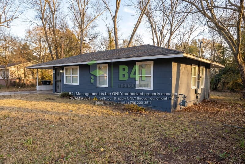 Macon House: 2460 Brevard Drive