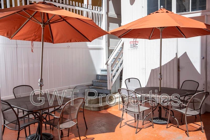 San Francisco House: 319 Ivy Street