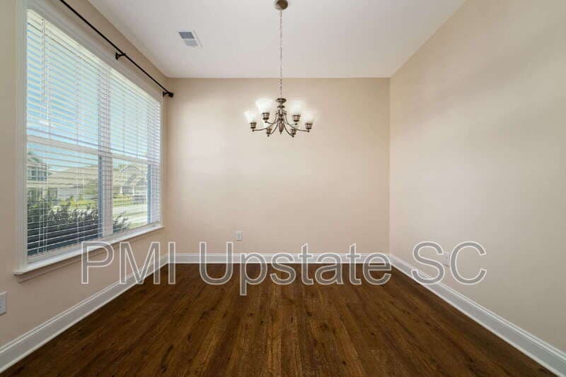 Moore House: 567 Chantry Ln