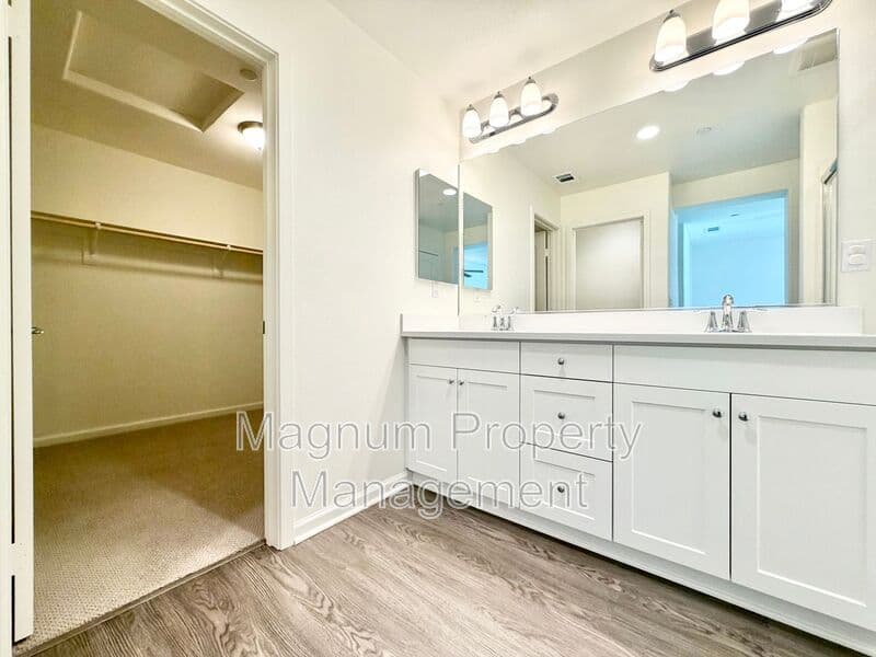 Murrieta House: 41974 Emelia St.